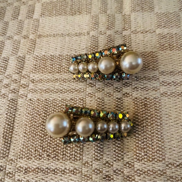 VINTAGE Jewels by Patricia 1950-1960 Jewelry set.   Bracelet and clip earrings - Picture 4 of 5